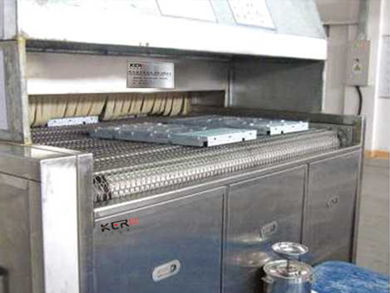 多槽超聲波清洗機(jī)的使用需要注意什么？