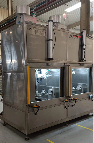 超聲波清洗機：工業(yè)污漬的“終極克星”